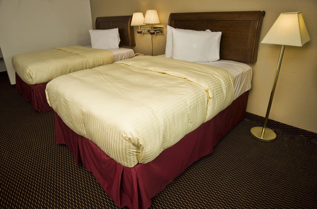 Express Inn & Suites