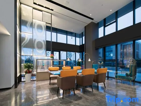 Wassim Hotel (Wuhan Tianhe Airport Aviation Headquarters Subway Station)