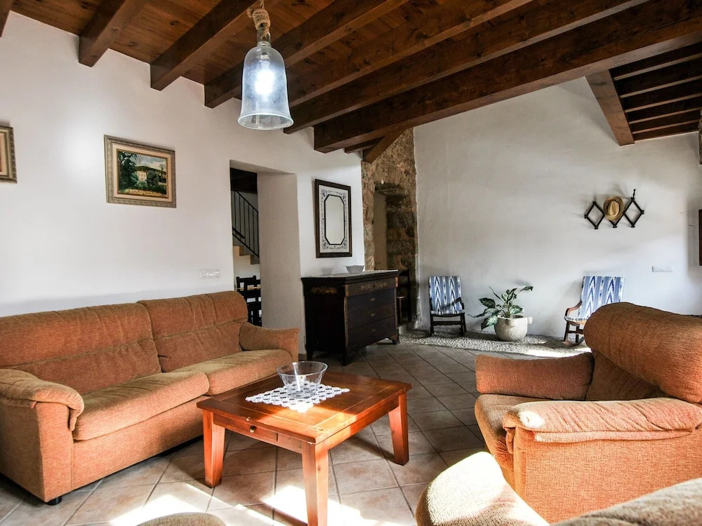Cozy Cottage in Lloseta With Private Swimming Pool