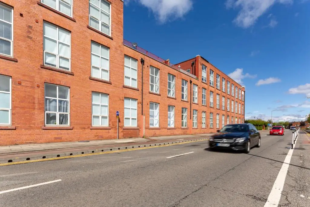 Air Host and Stay Tobacco Wharf Amazing loft style apartment sleeps 5 minutes from city centre