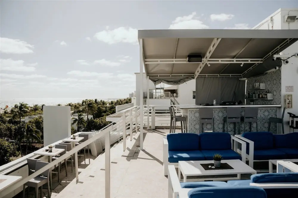 Allure Suites