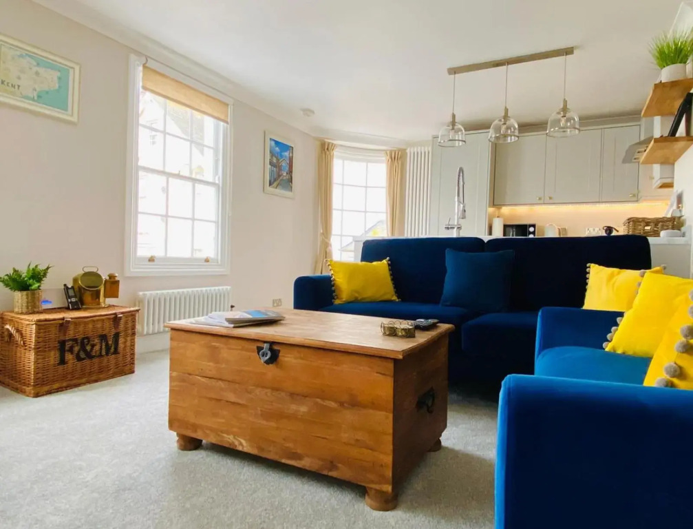 Nickleby Nook Broadstairs a Cosy Beach Apartment - Meters to the Beach!