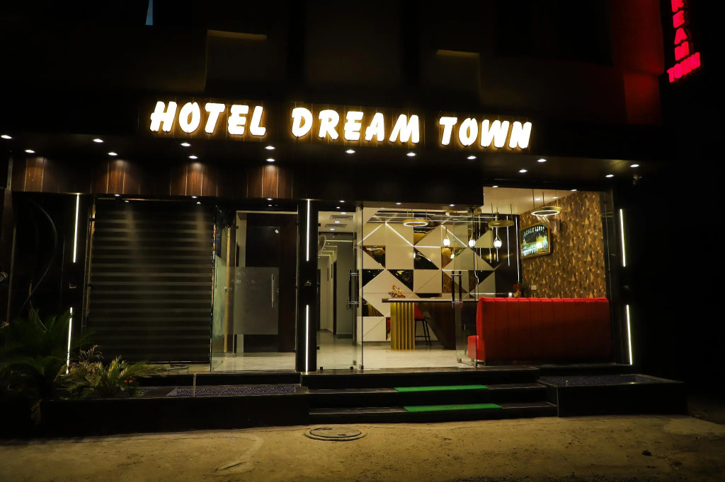 Hotel Dream Town
