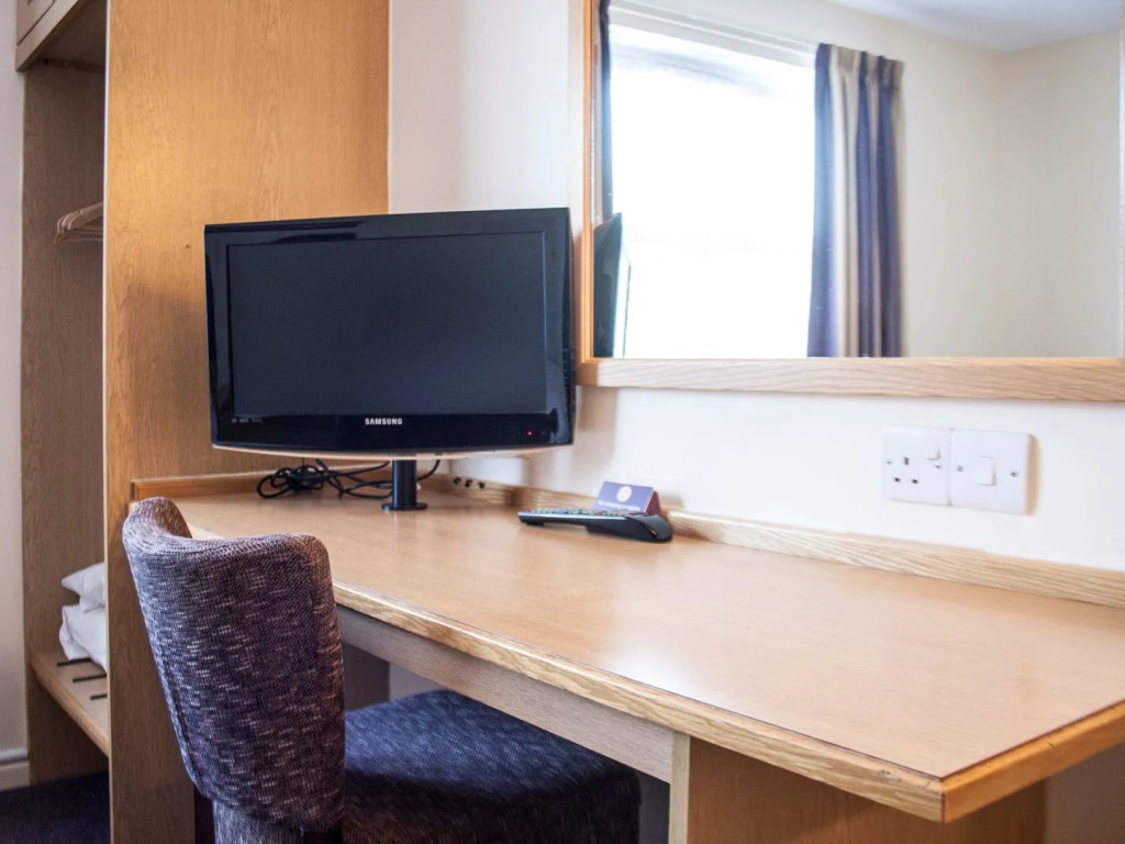 IBIS Wakefield East-Castleford, M62 J31