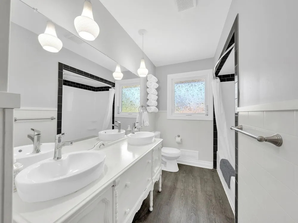 Park Bungalow #4 - Seacliff Beach Suites