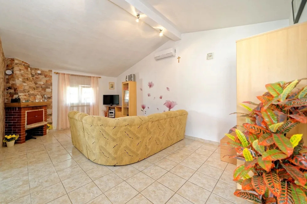 Apartment Mirijana Stinjan / One Bedroom A1
