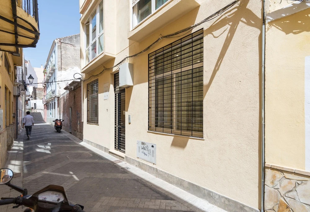 Lovely & Quiet City Center Apartment