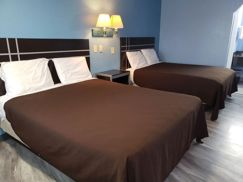 Regency Inn Motel by the Beach