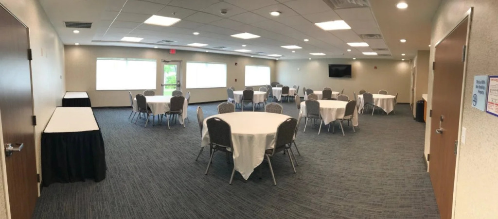 Holiday Inn Express & Suites Auburn by IHG