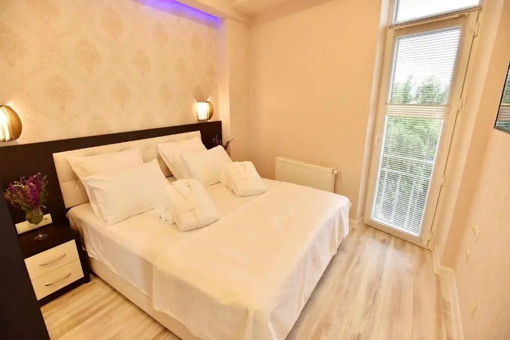 Luxury 6BR 240sqm Apartment in Vere Tower Perfect for Groups in Tbilisi