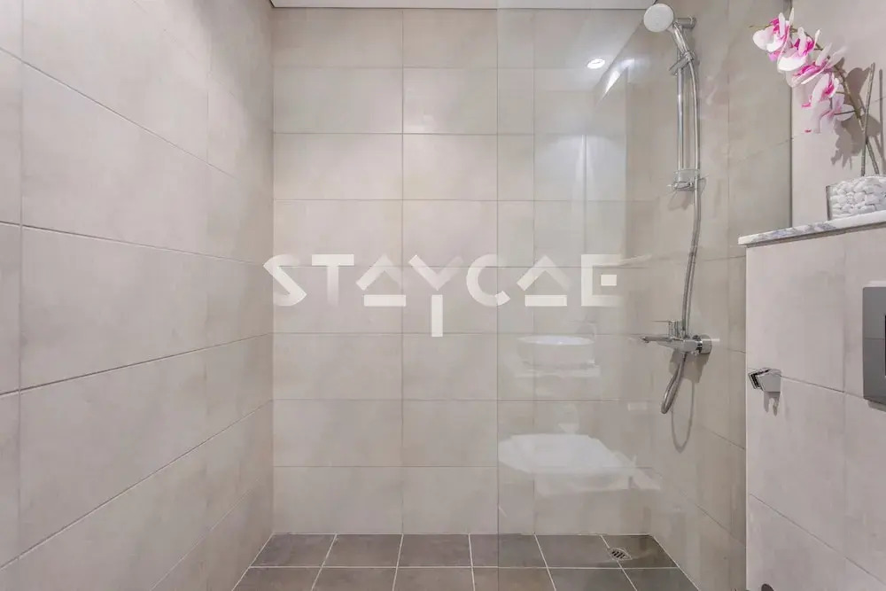 Staycae Holiday Homes - Aykon C