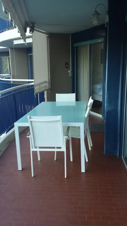 T2 Islette du Riou piscine vue golf