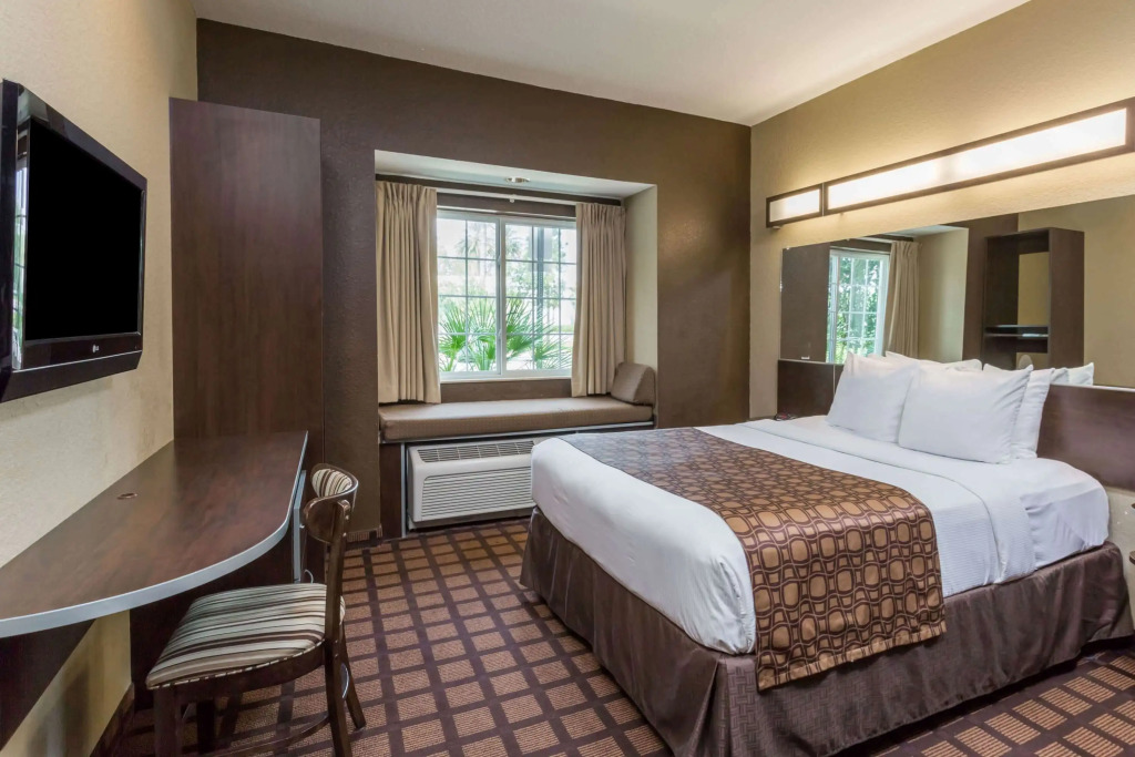 Microtel Inn & Suites by Wyndham Jacksonville Airport