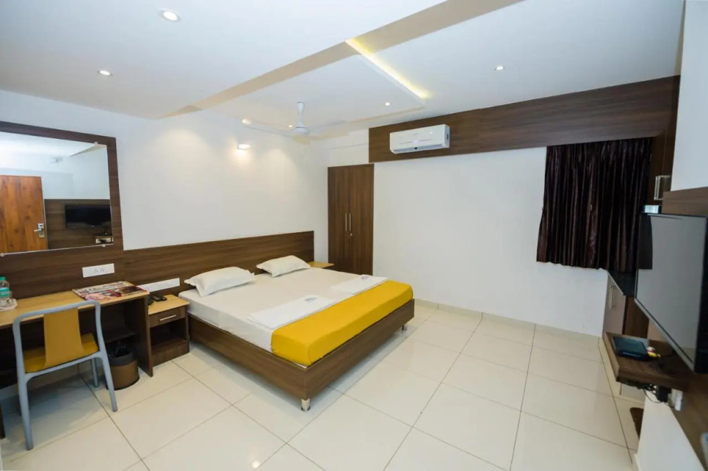 Hotel Karuna Residency