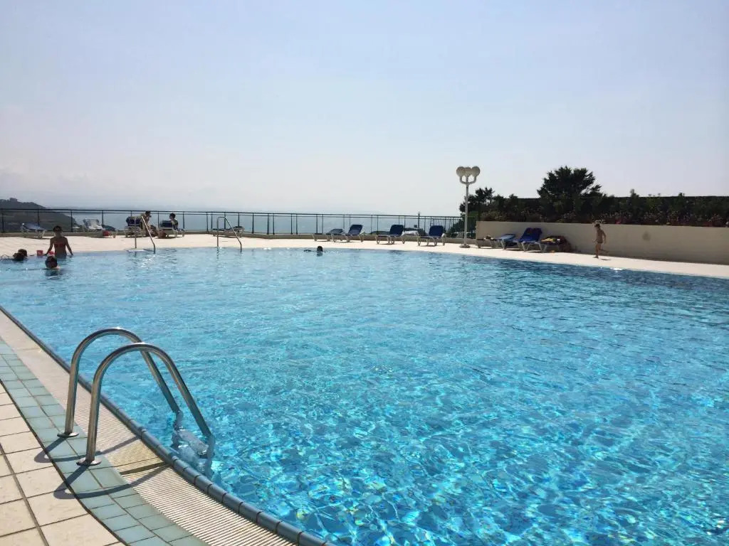 APPARTEMENT PISCINE TERRASSE 1 MIN PLAGE et GOLF