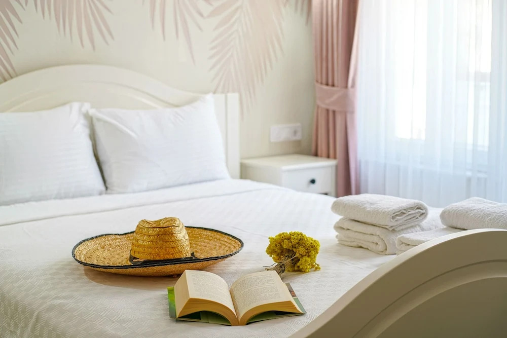 Lutro Otel