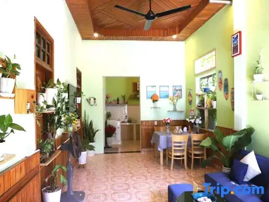 Blue Sea House (Dong Hoi - Quang Binh) - Two bed rooms, Living room & Kitchen