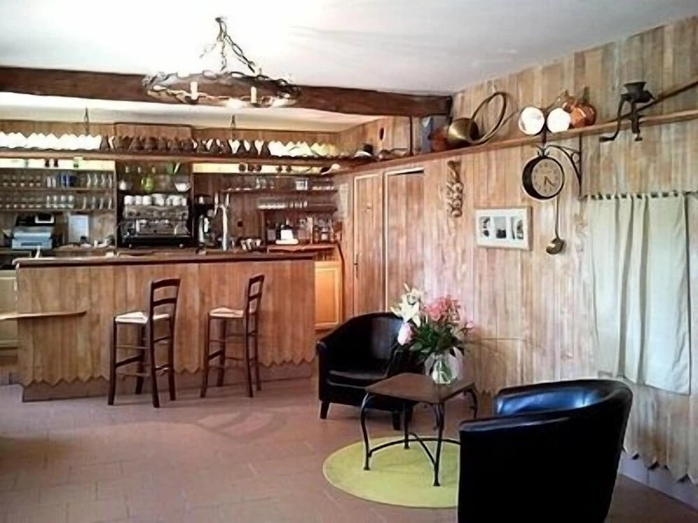 Logis LAuberge de Larressingle
