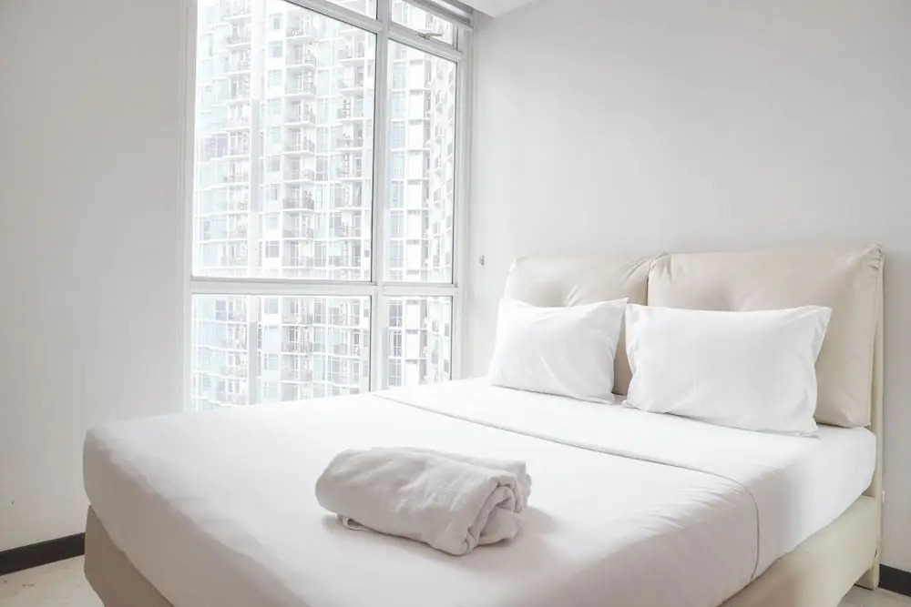 Comfort And Minimalist 3Br Apartment At Bellagio Residence