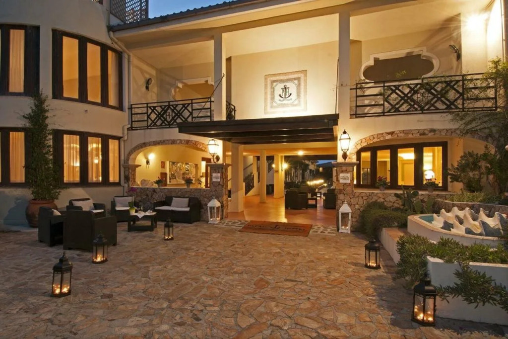 Hotel Palau