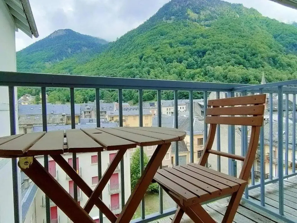 Appartement Cauterets, 2 pièces, 4 personnes - FR-1-234-148