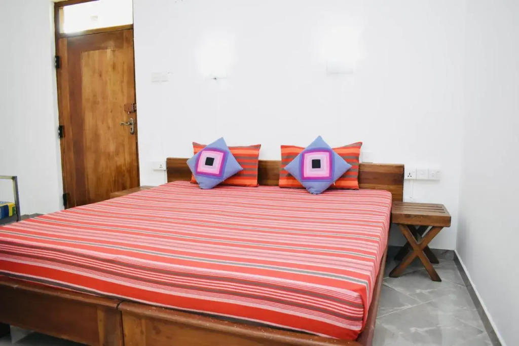 Weaver Bird Villa