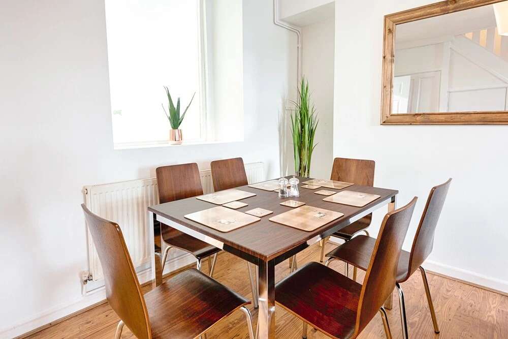 Swansea Hosea Spacious Home