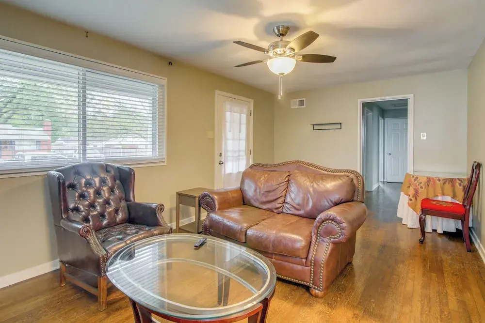 Private Yard! Pet-friendly Memphis Adventure Hub