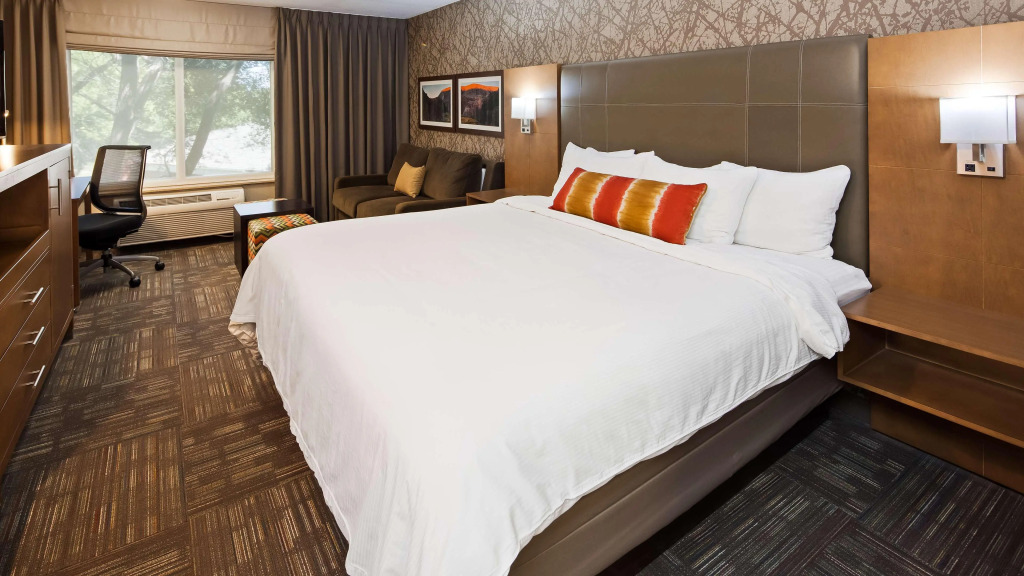 Best Western Plus CottonTree Inn