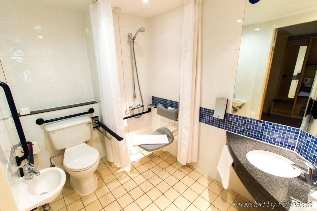 Holiday Inn Express London - Watford Junction by IHG