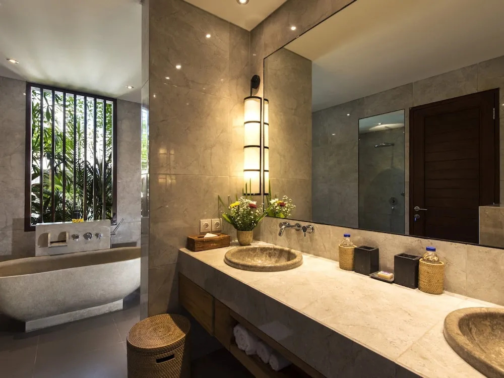 Villa Anam, 10 Bedrooms Private Villa in Seminyak
