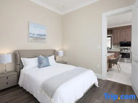 Vancouver Stay ----- Modern Richmond Home  Next to YVR Airport--Brand New & Stylish