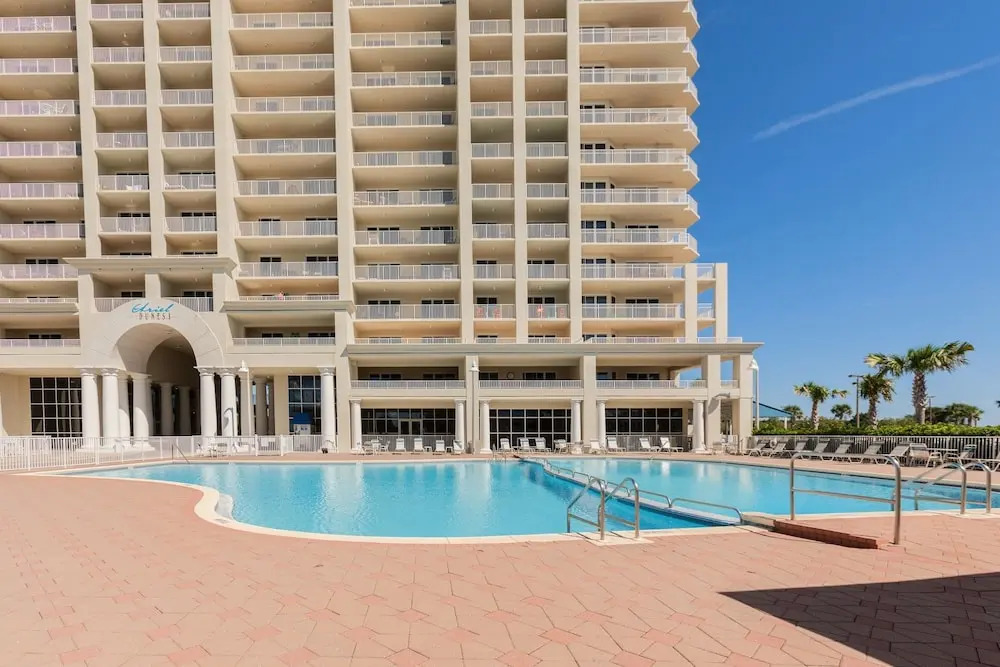 New Listing! Gulf-view Resort W/ Pool, Golf & Gym 3 Bedroom Condo