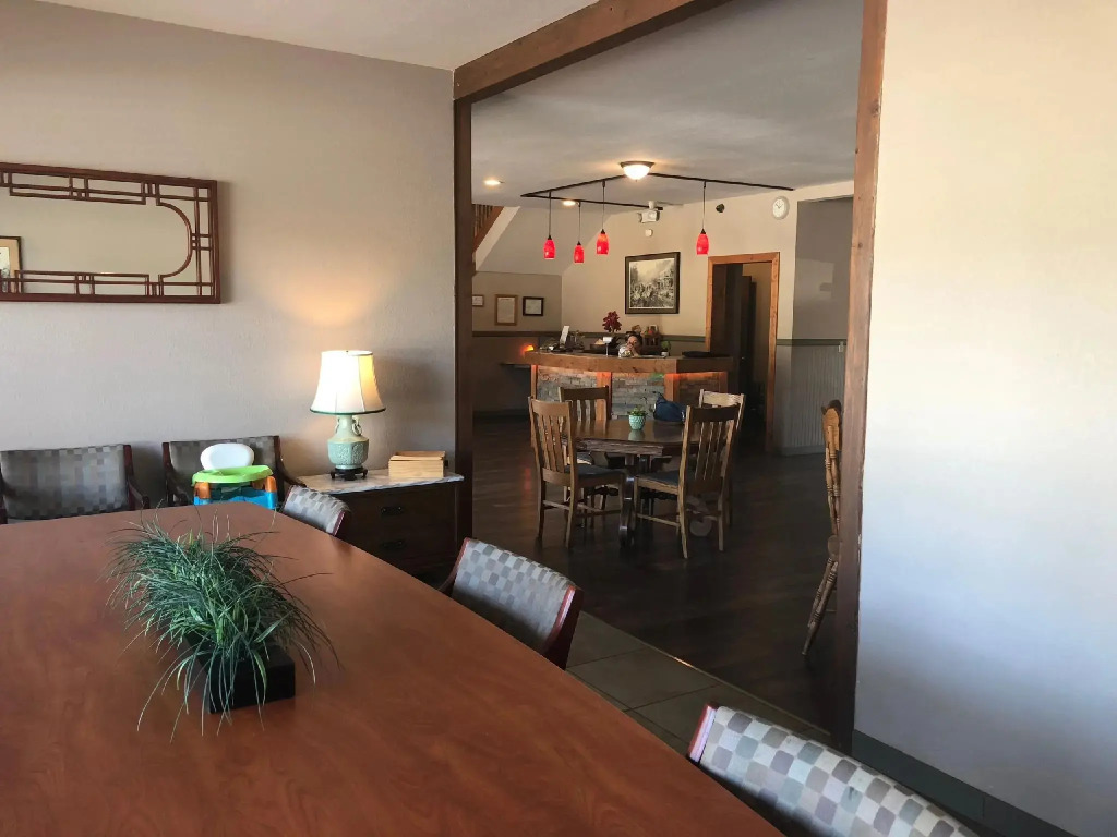 Timber Lodge Inn