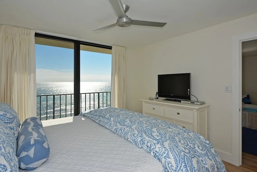 One Seagrove Place Unit 906 2 Bedroom Condo by Redawning