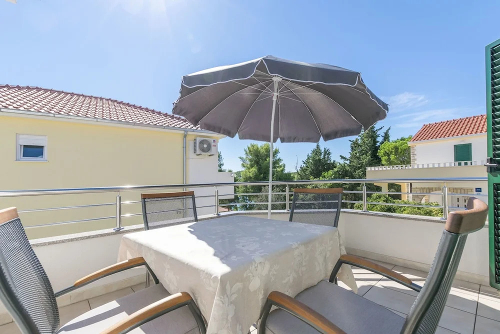 Apartment Mladen