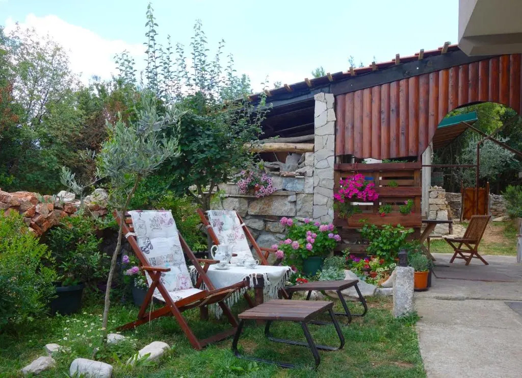Mirta Apartments Family Farm
