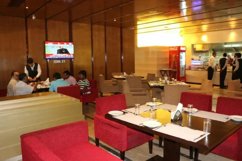 Hotel Lakhdatar