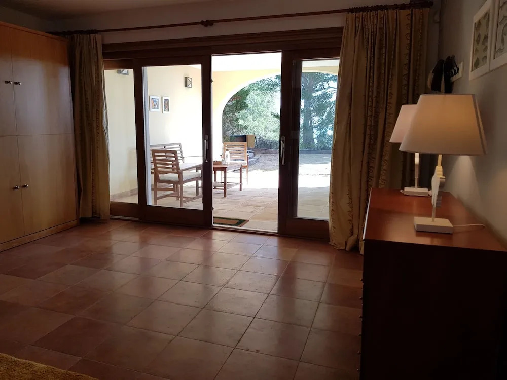 Villa Tamarit Guest House