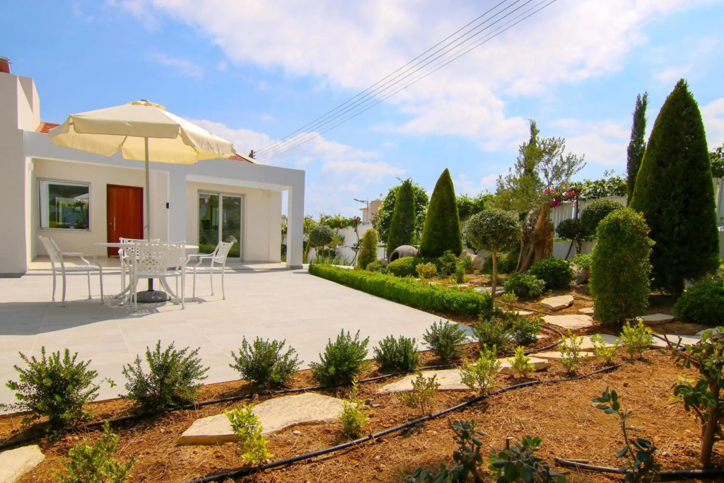 Phaedrus Living: Luxury Villa Ellison