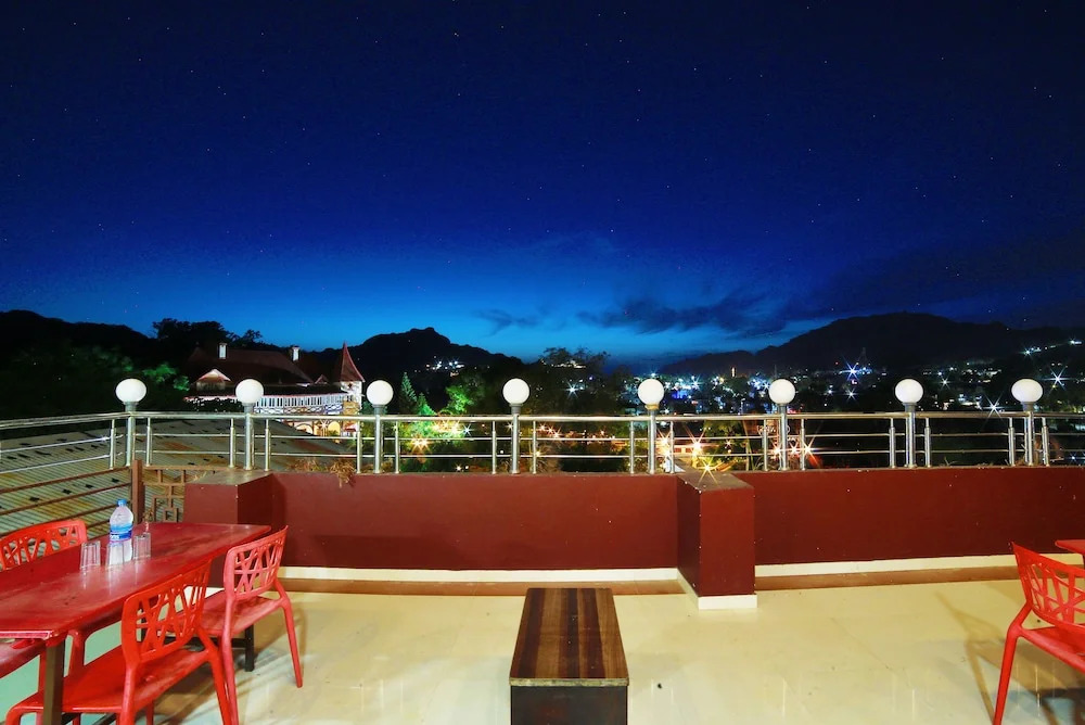 Hotel Abu Grand