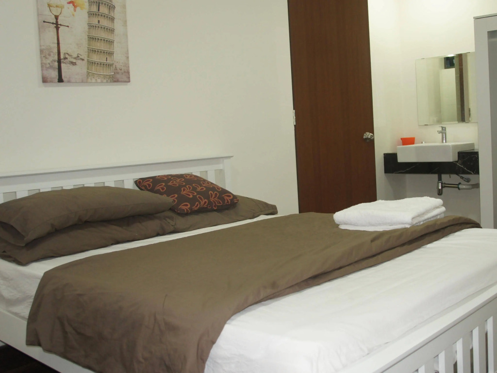 Nazlis Guesthouse @ Acapella Residence