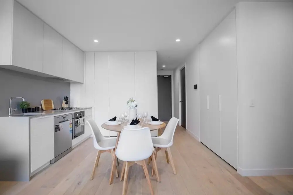 Designer 2 Bedroom Apartment In Parkville