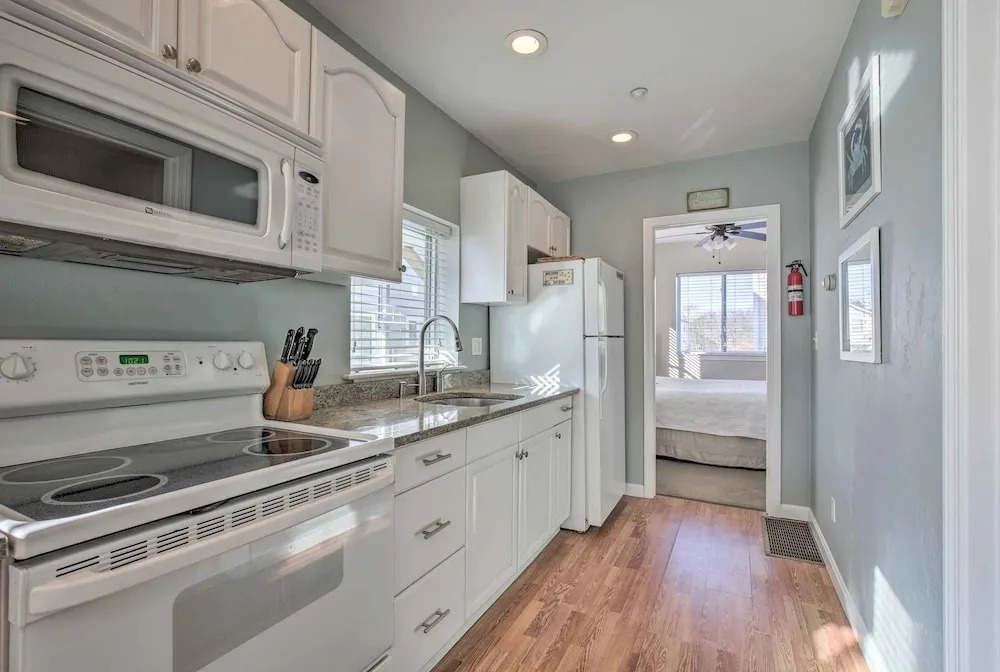 York Beachfront Condo - Steps to Long Sands!