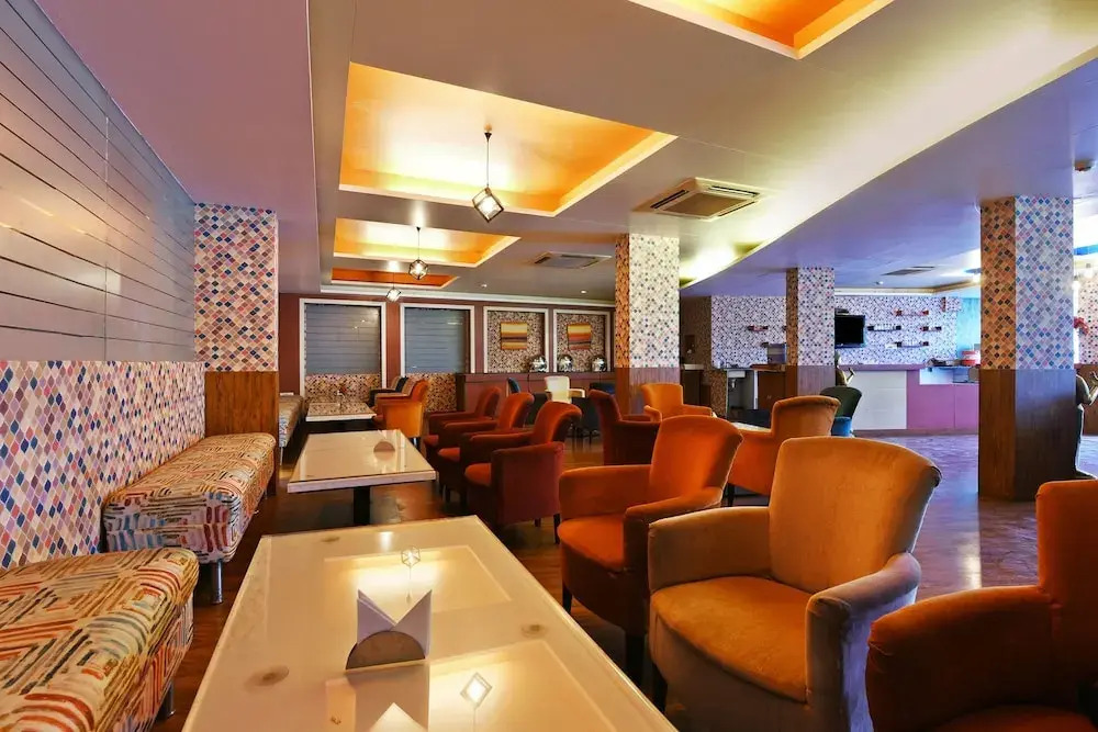 Capital O 18514 Hotel Royal Empire