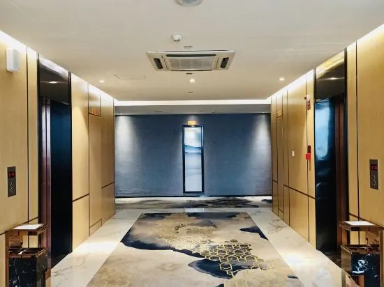 Zhong Rui Hotel