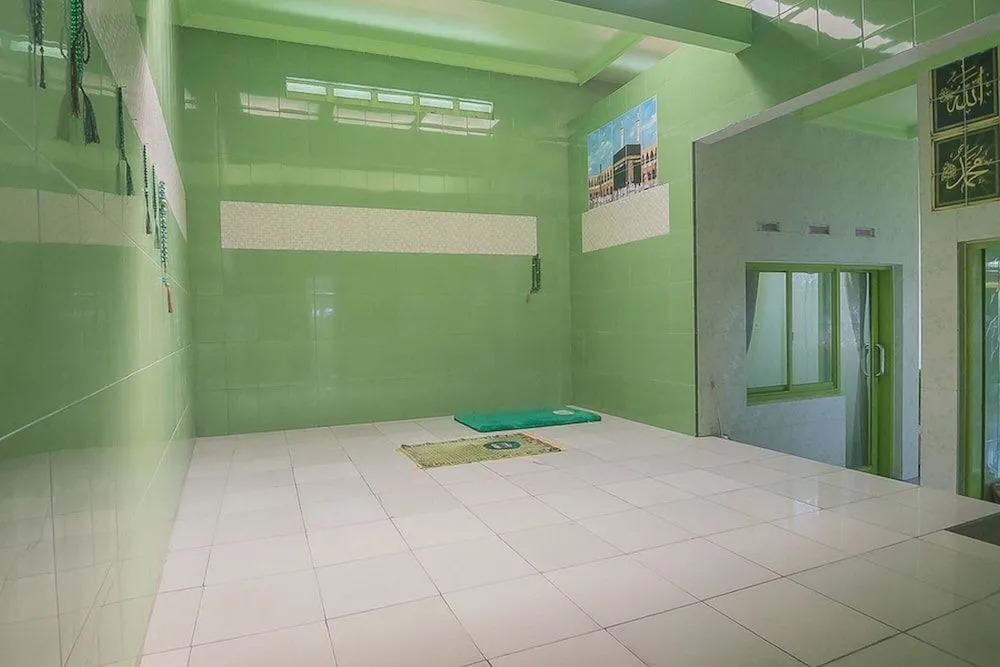 RedDoorz Syariah near Museum Wisma Karya Subang