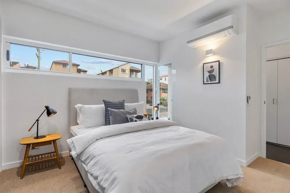 Luxury 5-floor Unit With Ocean Views Near Beach