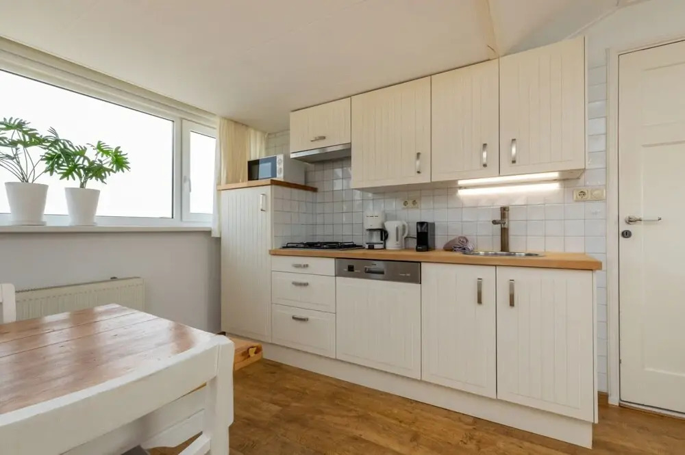 Bright Apartment Near Beach