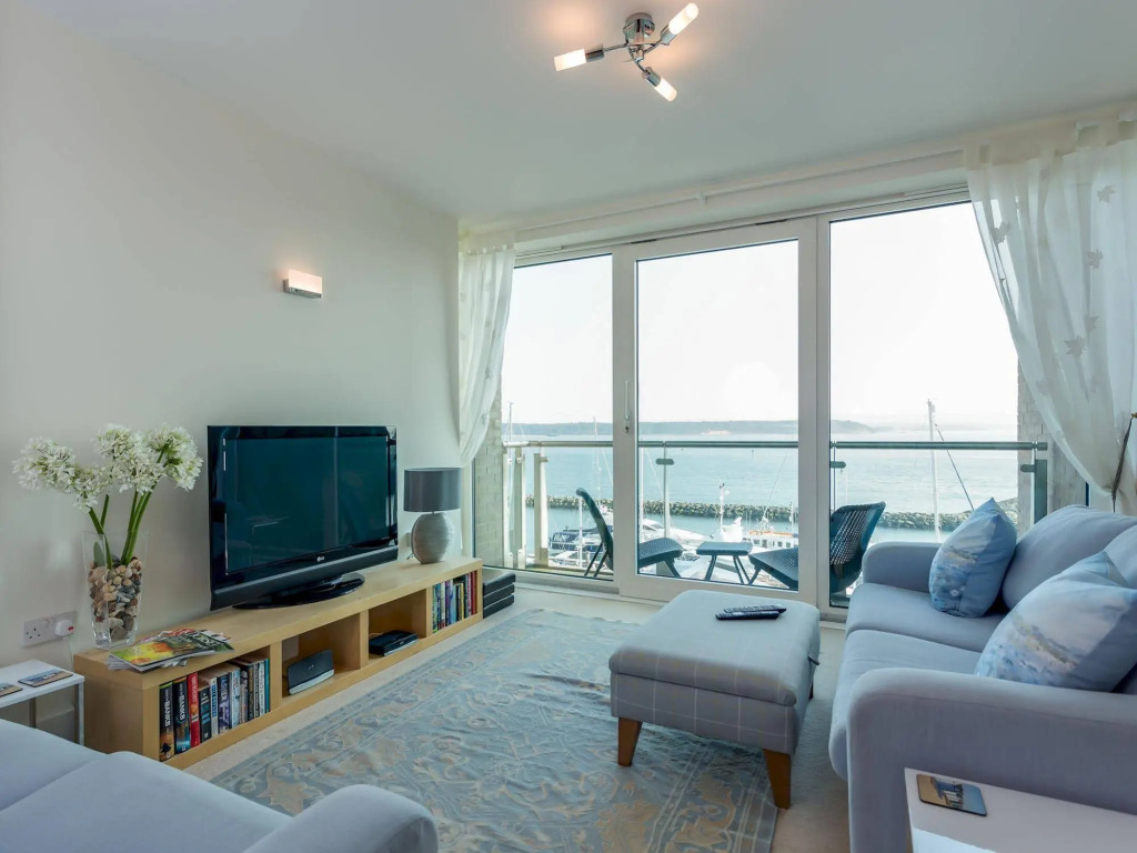 Quay Holidays - Dolphin Quays